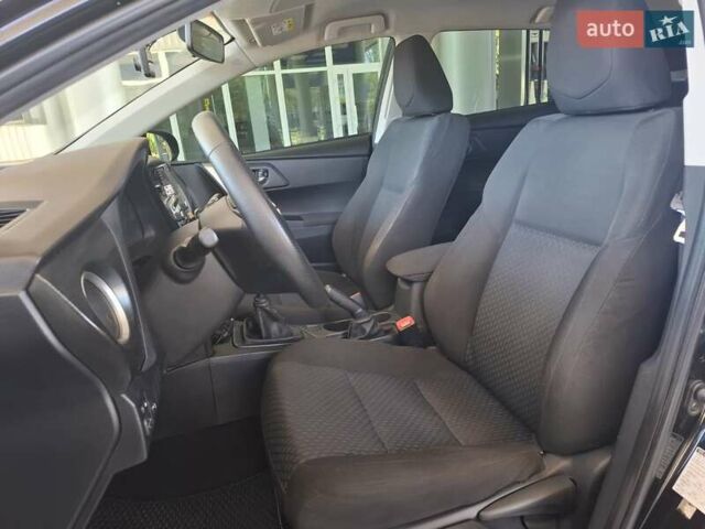 Черный Тойота Аурис, объемом двигателя 1.33 л и пробегом 129 тыс. км за 9300 $, фото 14 на Automoto.ua