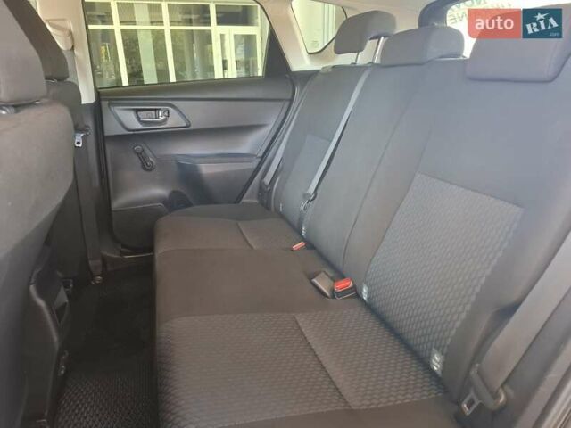 Чорний Тойота Ауріс, об'ємом двигуна 1.33 л та пробігом 129 тис. км за 9300 $, фото 17 на Automoto.ua