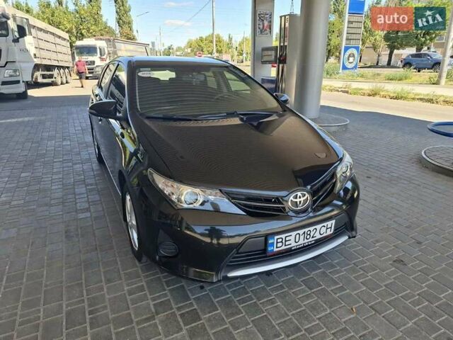 Чорний Тойота Ауріс, об'ємом двигуна 1.33 л та пробігом 129 тис. км за 9300 $, фото 3 на Automoto.ua