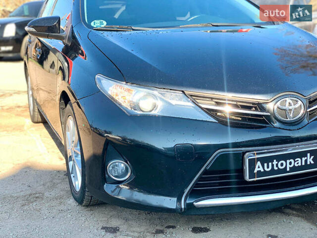 Черный Тойота Аурис, объемом двигателя 1.4 л и пробегом 186 тыс. км за 10290 $, фото 9 на Automoto.ua