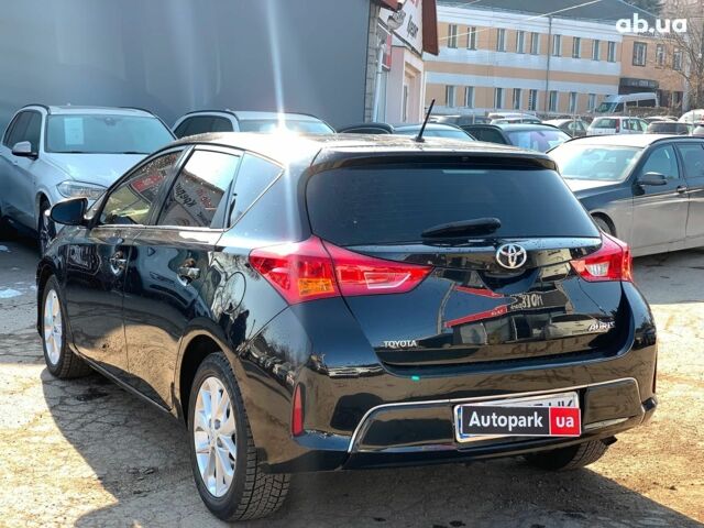 Черный Тойота Аурис, объемом двигателя 1.4 л и пробегом 186 тыс. км за 10990 $, фото 6 на Automoto.ua