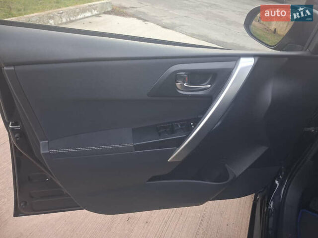 Черный Тойота Аурис, объемом двигателя 1.8 л и пробегом 169 тыс. км за 13999 $, фото 21 на Automoto.ua