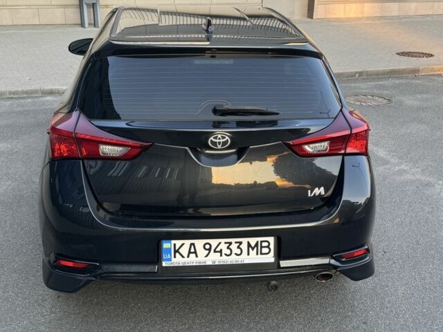 Черный Тойота Аурис, объемом двигателя 1.8 л и пробегом 120 тыс. км за 9800 $, фото 5 на Automoto.ua