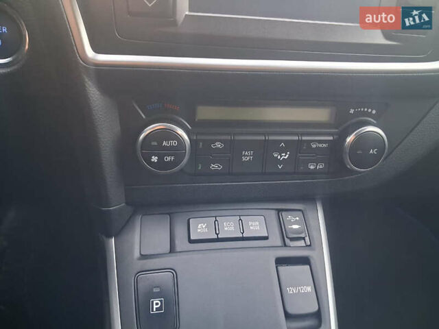 Черный Тойота Аурис, объемом двигателя 1.8 л и пробегом 169 тыс. км за 13999 $, фото 26 на Automoto.ua