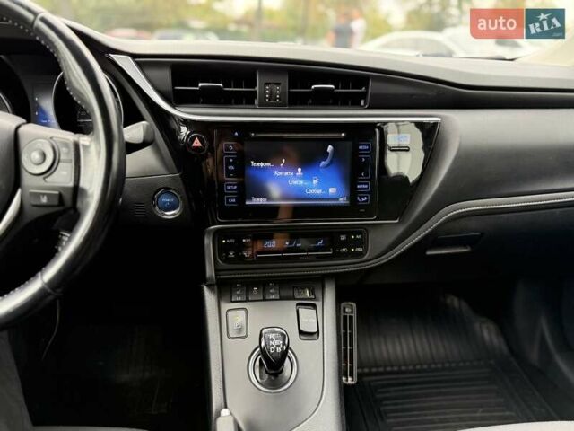 Черный Тойота Аурис, объемом двигателя 1.8 л и пробегом 165 тыс. км за 15500 $, фото 18 на Automoto.ua