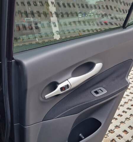 Фиолетовый Тойота Аурис, объемом двигателя 1.6 л и пробегом 192 тыс. км за 9500 $, фото 5 на Automoto.ua