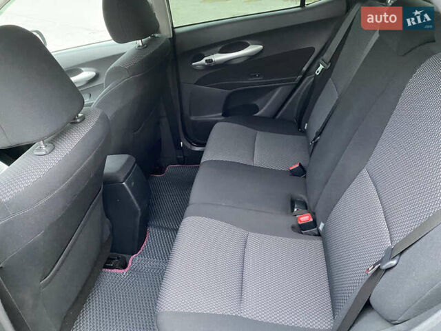 Фіолетовий Тойота Ауріс, об'ємом двигуна 1.6 л та пробігом 150 тис. км за 10750 $, фото 24 на Automoto.ua