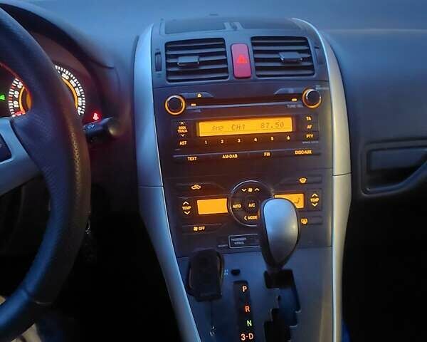 Фиолетовый Тойота Аурис, объемом двигателя 1.6 л и пробегом 157 тыс. км за 9900 $, фото 7 на Automoto.ua