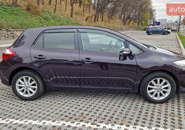 Фиолетовый Тойота Аурис, объемом двигателя 1.6 л и пробегом 192 тыс. км за 9500 $, фото 2 на Automoto.ua