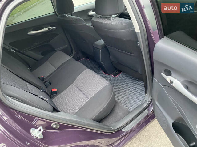 Фіолетовий Тойота Ауріс, об'ємом двигуна 1.6 л та пробігом 150 тис. км за 10750 $, фото 23 на Automoto.ua