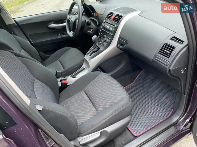 Фіолетовий Тойота Ауріс, об'ємом двигуна 1.6 л та пробігом 150 тис. км за 10750 $, фото 21 на Automoto.ua
