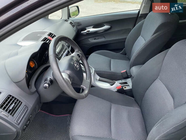 Фіолетовий Тойота Ауріс, об'ємом двигуна 1.6 л та пробігом 150 тис. км за 10750 $, фото 22 на Automoto.ua