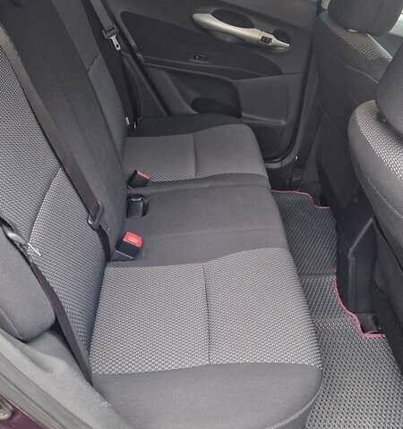 Фиолетовый Тойота Аурис, объемом двигателя 1.6 л и пробегом 192 тыс. км за 9500 $, фото 7 на Automoto.ua