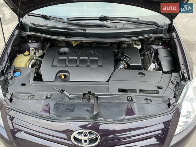 Фіолетовий Тойота Ауріс, об'ємом двигуна 1.6 л та пробігом 150 тис. км за 10750 $, фото 25 на Automoto.ua