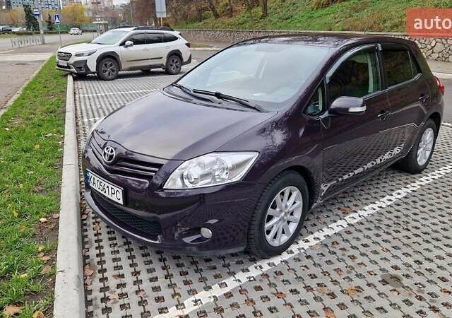 Фиолетовый Тойота Аурис, объемом двигателя 1.6 л и пробегом 192 тыс. км за 9500 $, фото 1 на Automoto.ua