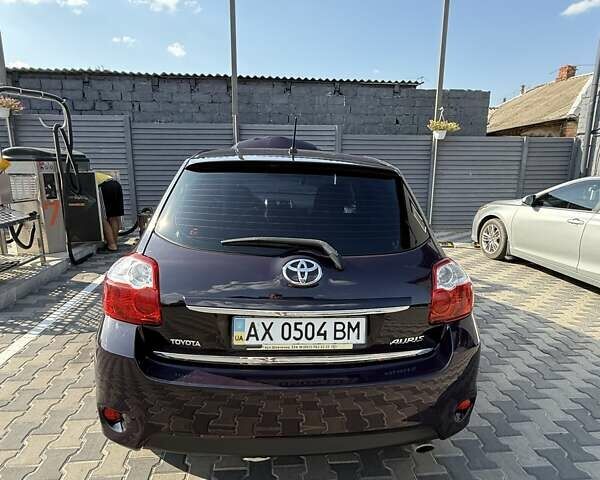 Фиолетовый Тойота Аурис, объемом двигателя 1.6 л и пробегом 146 тыс. км за 11000 $, фото 5 на Automoto.ua