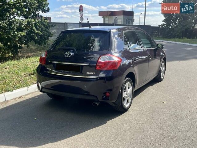 Фіолетовий Тойота Ауріс, об'ємом двигуна 1.6 л та пробігом 146 тис. км за 11500 $, фото 4 на Automoto.ua