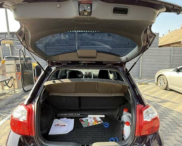 Фиолетовый Тойота Аурис, объемом двигателя 1.6 л и пробегом 146 тыс. км за 11000 $, фото 1 на Automoto.ua