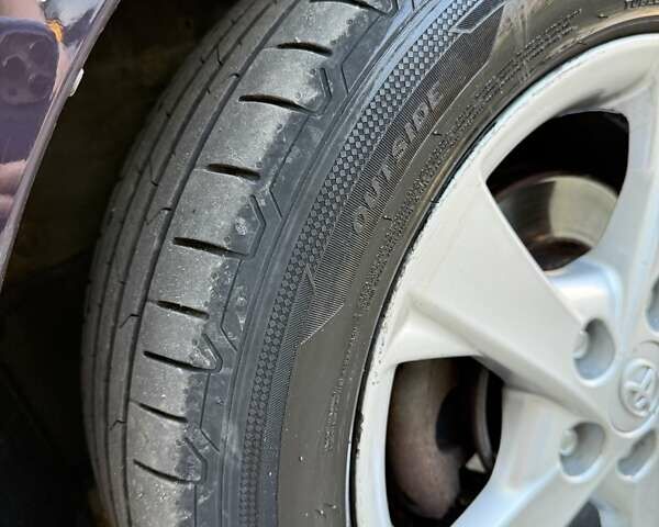 Фиолетовый Тойота Аурис, объемом двигателя 1.6 л и пробегом 146 тыс. км за 11000 $, фото 25 на Automoto.ua