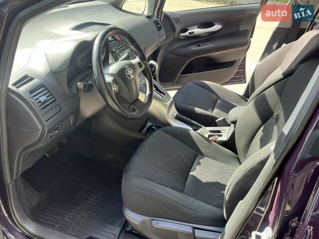 Фіолетовий Тойота Ауріс, об'ємом двигуна 1.6 л та пробігом 146 тис. км за 11500 $, фото 9 на Automoto.ua