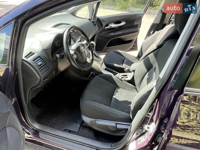 Фіолетовий Тойота Ауріс, об'ємом двигуна 1.6 л та пробігом 146 тис. км за 11500 $, фото 10 на Automoto.ua