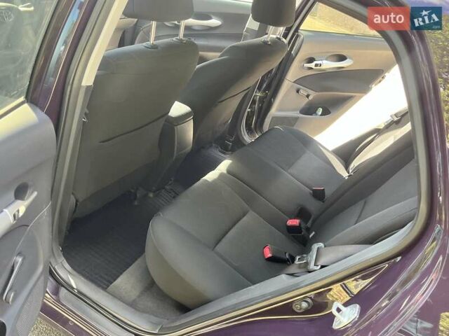 Фіолетовий Тойота Ауріс, об'ємом двигуна 1.6 л та пробігом 146 тис. км за 11500 $, фото 17 на Automoto.ua