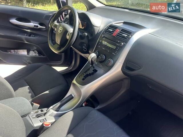 Фіолетовий Тойота Ауріс, об'ємом двигуна 1.6 л та пробігом 146 тис. км за 11500 $, фото 11 на Automoto.ua