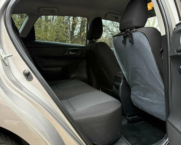 Коричневый Тойота Аурис, объемом двигателя 1.33 л и пробегом 105 тыс. км за 9800 $, фото 17 на Automoto.ua