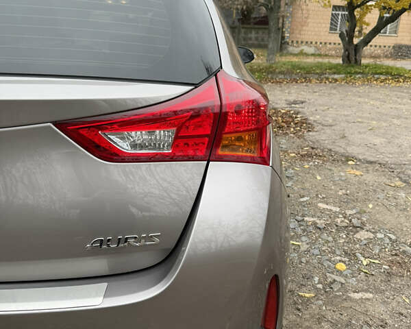 Коричневый Тойота Аурис, объемом двигателя 1.33 л и пробегом 105 тыс. км за 9800 $, фото 20 на Automoto.ua