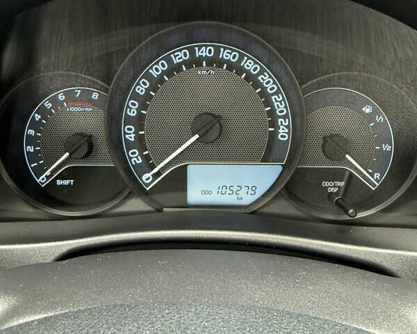 Коричневый Тойота Аурис, объемом двигателя 1.33 л и пробегом 105 тыс. км за 9800 $, фото 11 на Automoto.ua