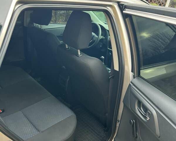 Коричневий Тойота Ауріс, об'ємом двигуна 1.36 л та пробігом 196 тис. км за 8999 $, фото 37 на Automoto.ua