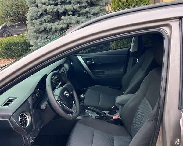 Коричневий Тойота Ауріс, об'ємом двигуна 1.36 л та пробігом 196 тис. км за 8999 $, фото 23 на Automoto.ua