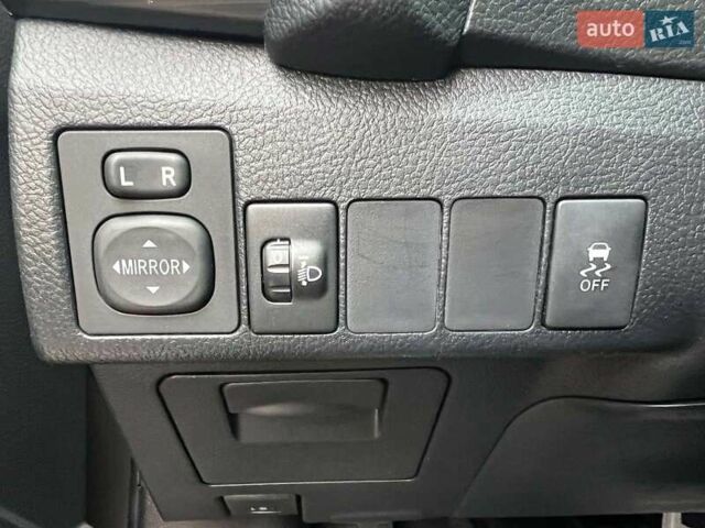 Коричневий Тойота Ауріс, об'ємом двигуна 1.36 л та пробігом 196 тис. км за 8999 $, фото 26 на Automoto.ua