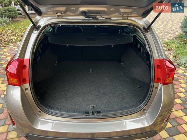 Коричневий Тойота Ауріс, об'ємом двигуна 1.36 л та пробігом 196 тис. км за 8999 $, фото 39 на Automoto.ua