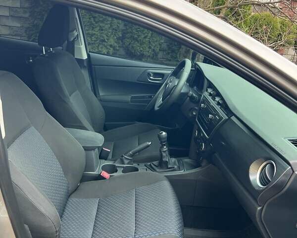 Коричневий Тойота Ауріс, об'ємом двигуна 1.36 л та пробігом 196 тис. км за 8999 $, фото 35 на Automoto.ua