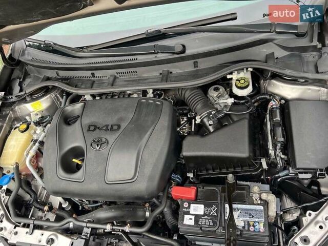 Коричневий Тойота Ауріс, об'ємом двигуна 1.36 л та пробігом 196 тис. км за 8999 $, фото 11 на Automoto.ua