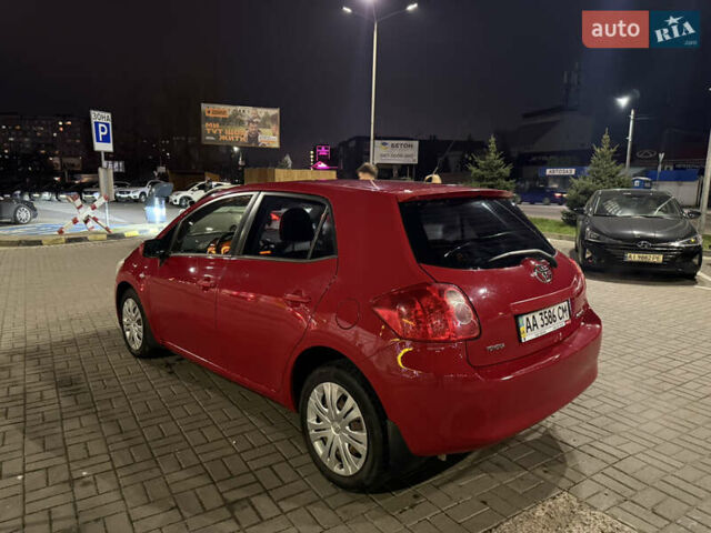 Красный Тойота Аурис, объемом двигателя 1.6 л и пробегом 206 тыс. км за 7150 $, фото 3 на Automoto.ua