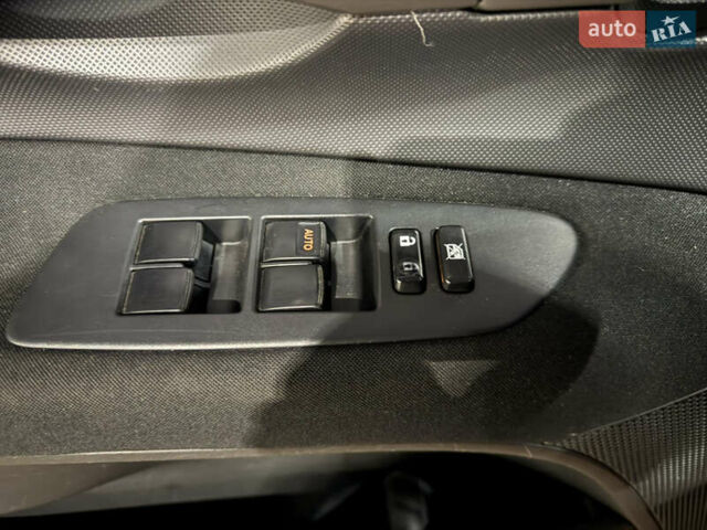 Красный Тойота Аурис, объемом двигателя 1.6 л и пробегом 206 тыс. км за 7150 $, фото 10 на Automoto.ua