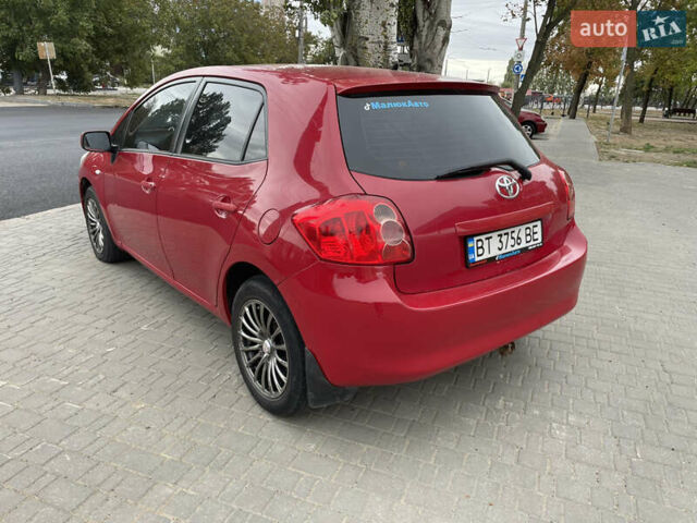 Красный Тойота Аурис, объемом двигателя 1.6 л и пробегом 200 тыс. км за 6300 $, фото 9 на Automoto.ua