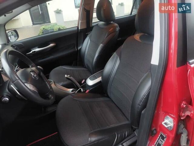 Красный Тойота Аурис, объемом двигателя 1.6 л и пробегом 134 тыс. км за 6499 $, фото 16 на Automoto.ua