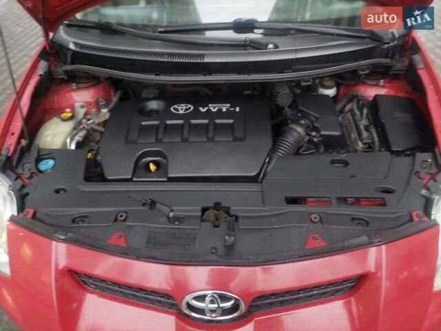 Красный Тойота Аурис, объемом двигателя 1.6 л и пробегом 134 тыс. км за 6499 $, фото 35 на Automoto.ua