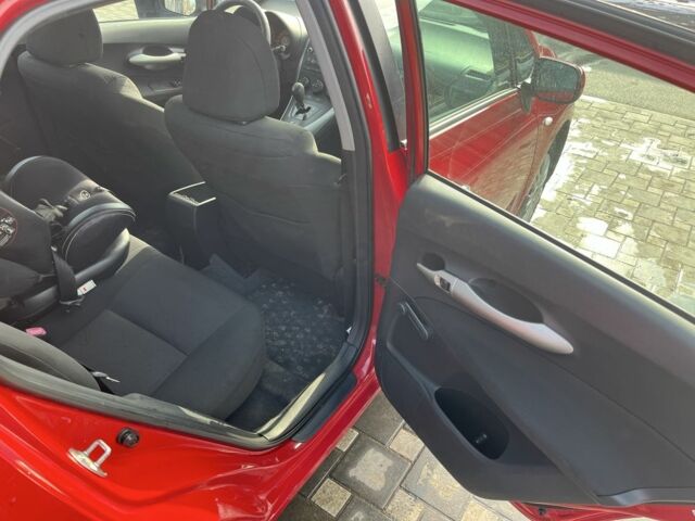 Красный Тойота Аурис, объемом двигателя 1.6 л и пробегом 182 тыс. км за 6300 $, фото 9 на Automoto.ua