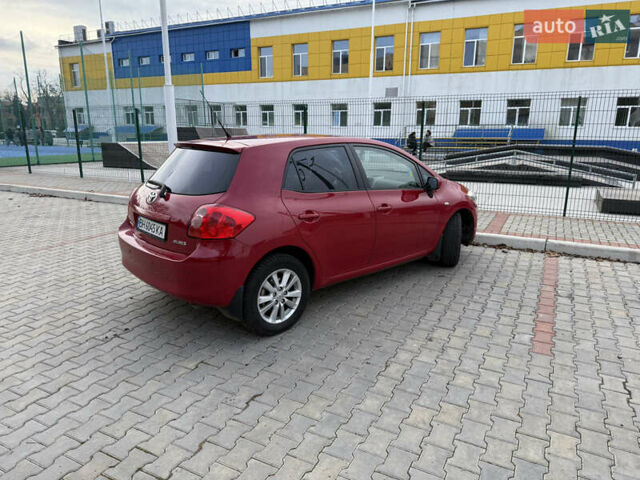Красный Тойота Аурис, объемом двигателя 1.6 л и пробегом 186 тыс. км за 6900 $, фото 1 на Automoto.ua