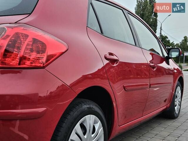 Красный Тойота Аурис, объемом двигателя 1.6 л и пробегом 134 тыс. км за 6800 $, фото 27 на Automoto.ua