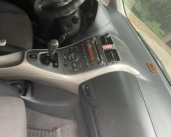 Красный Тойота Аурис, объемом двигателя 1.6 л и пробегом 313 тыс. км за 5300 $, фото 15 на Automoto.ua