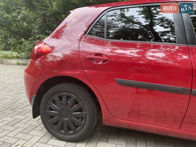 Красный Тойота Аурис, объемом двигателя 1.6 л и пробегом 313 тыс. км за 5300 $, фото 8 на Automoto.ua