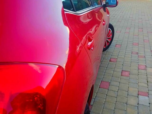 Красный Тойота Аурис, объемом двигателя 1.6 л и пробегом 152 тыс. км за 5999 $, фото 7 на Automoto.ua