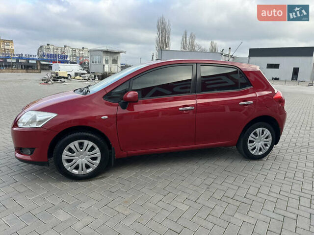 Красный Тойота Аурис, объемом двигателя 1.6 л и пробегом 193 тыс. км за 6855 $, фото 9 на Automoto.ua