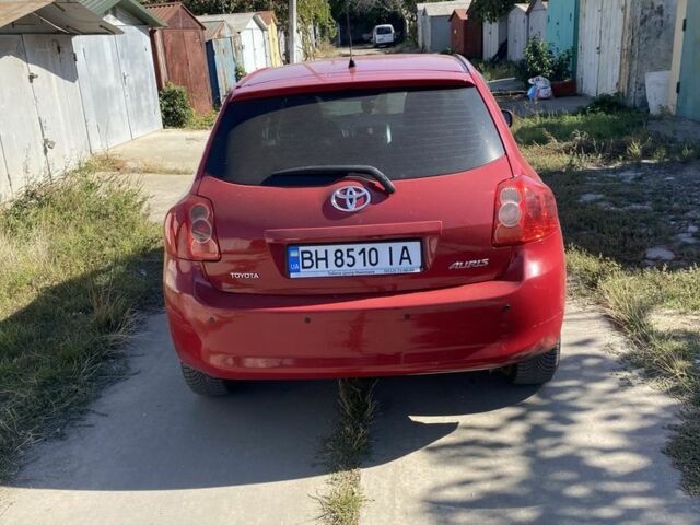 Красный Тойота Аурис, объемом двигателя 1.6 л и пробегом 170 тыс. км за 6500 $, фото 3 на Automoto.ua