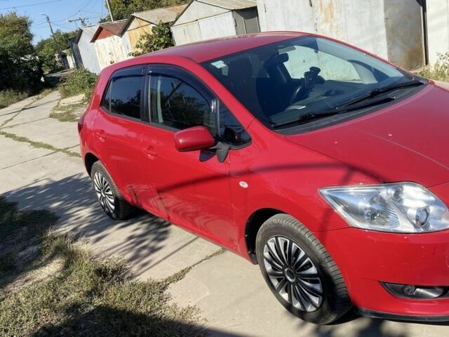 Красный Тойота Аурис, объемом двигателя 1.6 л и пробегом 170 тыс. км за 6500 $, фото 2 на Automoto.ua